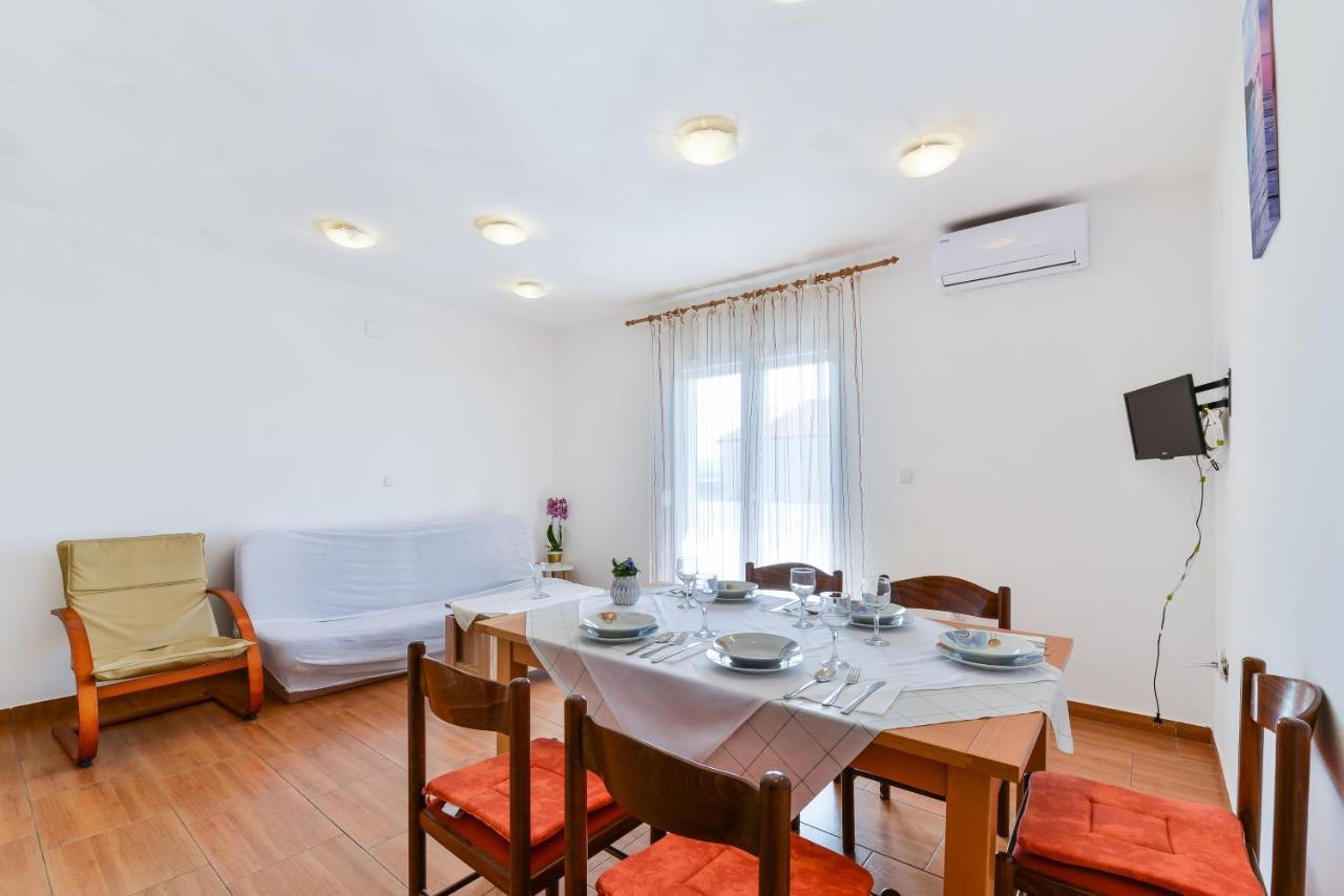 Apartments Citrus Turanj Εξωτερικό φωτογραφία